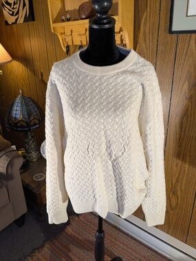 Banana Republic Cream Cable-Knit Cashmere Crewneck Sweater